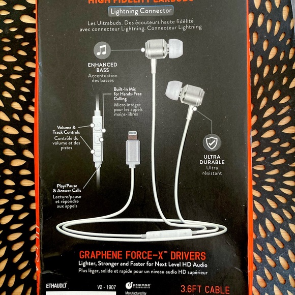 New In Box - Helix Ultrabuds High Fidelity EarBuds Lightning Connector - Picture 6 of 8